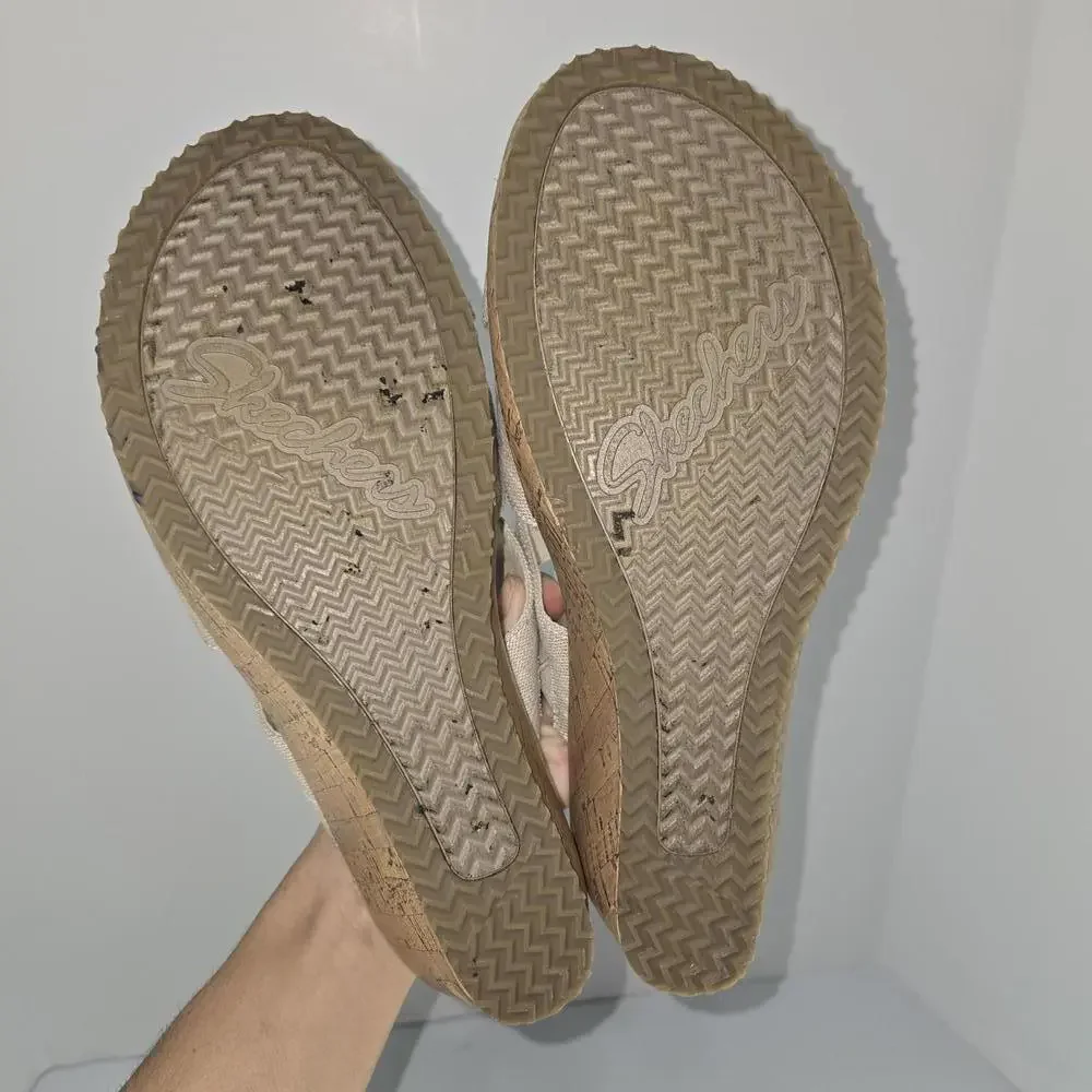 0391‎ Cali From Skechers Luxe Foam Sandals Beverlee Beige Wedge Slide Size 11